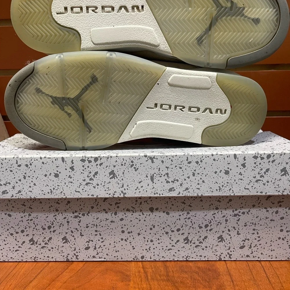 Jordan Sneakers in Gray and Orange
